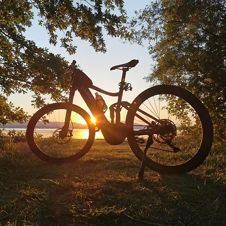 Lipno - Kovarov Pro Cyklisty A Motorkare Lägenhet Frymburk